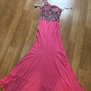 Pink size 4 prom dress evening dress. Brand new